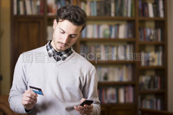 叛舰喋血记 相关产品