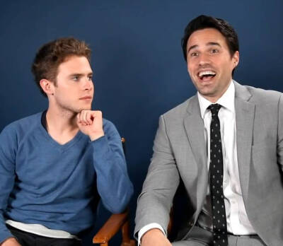 他悄悄溜进她的私信里 相关产品