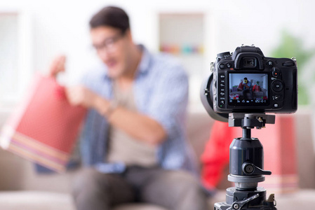 凤凰城等着你 相关产品