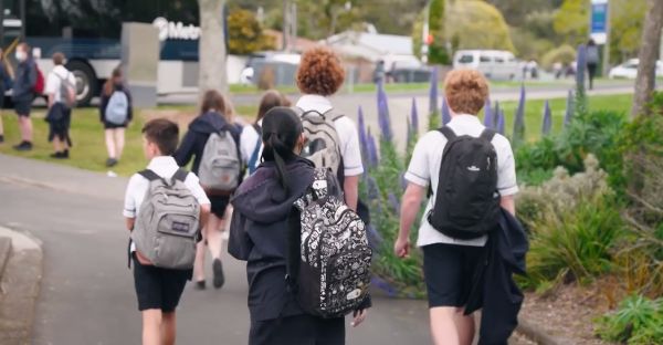 他朝那边走了 相关产品