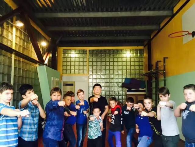 圆梦巨人（原声版） 相关产品